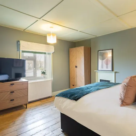 Host & - The Braes Marske-by-the-Sea