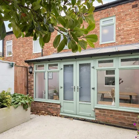 Host & - The Braes Holiday home *